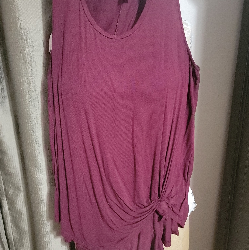 Old Navy Maroon Flowy Tank